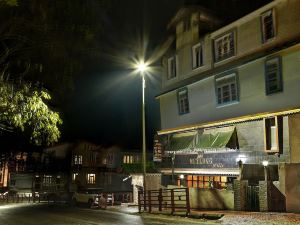 FabHotel Meylong Hills