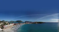 Divi Little Bay Beach Resort - Beach