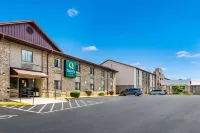 Quality Inn Hotels near Charleston WV Police Memorial