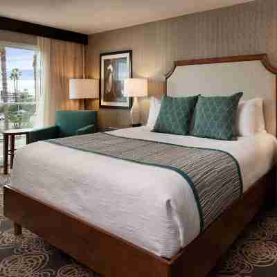 Redondo Beach Hotel, Tapestry Collection by Hilton Rooms