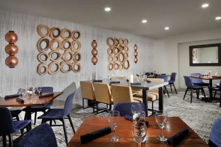 Hilton Santa Cruz/Scotts Valley Отели в г. Фелтон