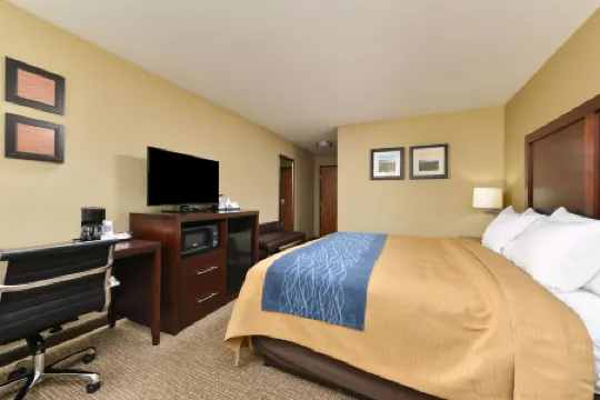 Days Inn & Suites by Wyndham Manheim Lebanon