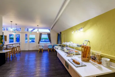 Comfort Hotel Amiens Nord Отели в г. Аргев