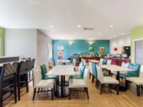 Quality Inn & Suites Hotels in Ferdinand