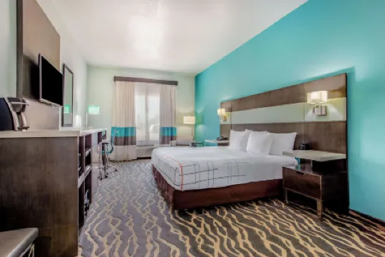 La Quinta Inn & Suites by Wyndham Northlake Fort Worth