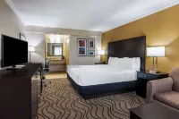 La Quinta Inn & Suites by Wyndham Carlsbad - Legoland Area