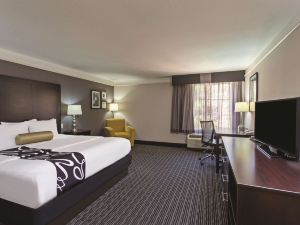 La Quinta Inn & Suites by Wyndham Santa Clarita - Valencia