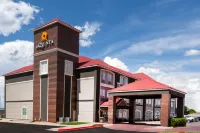 La Quinta Inn & Suites by Wyndham Midland North Hotels near La Casa Verde Nursery