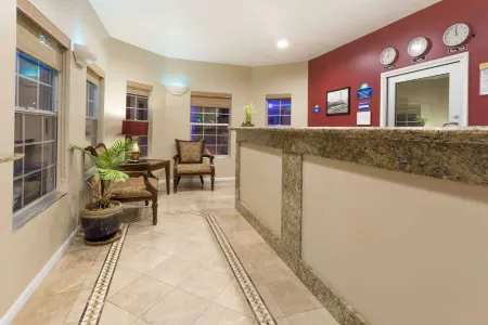 Days Inn by Wyndham Westley Отели рядом с достопримечательностью «Парк Ньюкасл»