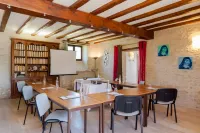 Le Pigeonnier Du Perron, Hôtel Châtellerault Hôtels à : La Roche-Posay