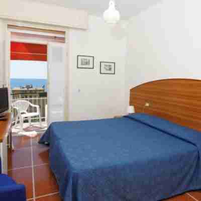 Hotel Mediterraneo Rooms