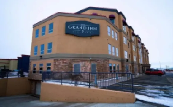 Grand Inn & Residence- Grande Prairie Отели в г. 