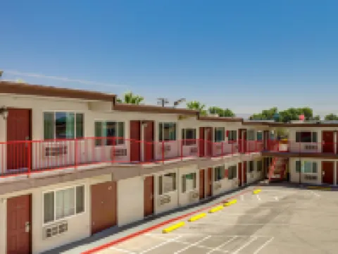 レッド ルーフ イン ニードルズ ニードルズのホテル