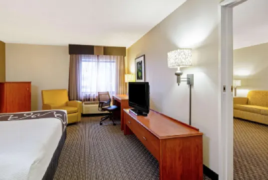 La Quinta Inn & Suites by Wyndham Harrisburg Airport Hershey Hotels in 