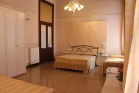 Palazzo Lion Morosini - Check in Presso Locanda Ai Santi Apostoli - Homestays