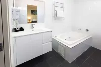 Cardiff Executive Apartments Hotel a Warners Bay