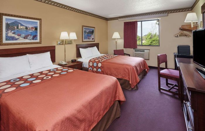Super 8 by Wyndham Greenville