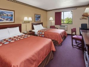 Super 8 by Wyndham Greenville