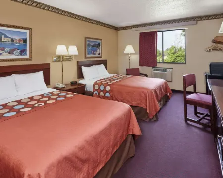Super 8 by Wyndham Greenville Hotels in Greenville