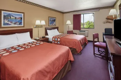 Super 8 by Wyndham Greenville