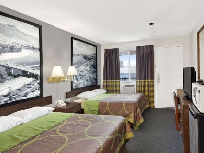 Super 8 by Wyndham Kamloops East