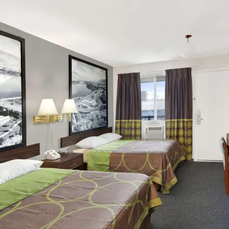 Super 8 by Wyndham Kamloops East