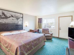 Super 8 by Wyndham Prairie du Chien