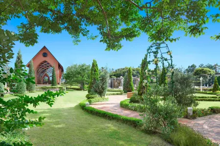 Sheraton Grande Tokyo Bay Hotel Отели рядом с достопримечательностью «Urayasu Local Museum»