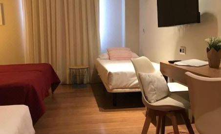 Hotel Entredos - Housity