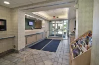 Motel 6 Brooklyn Center, MN - Minneapolis Hotels in Brooklyn Park