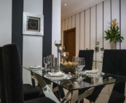 Oak Plaza Suites