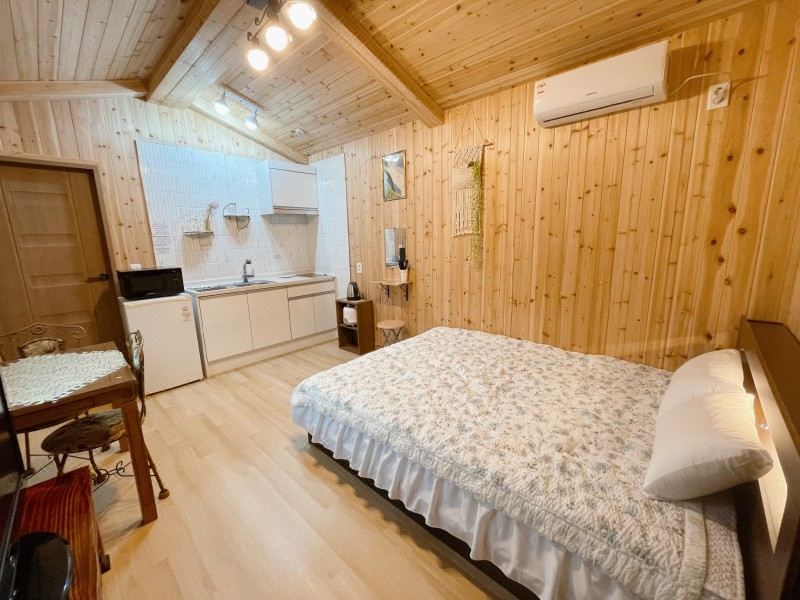 큰바위펜션의 깔끔한 외관