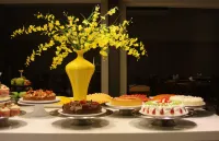 Malibu Plaza Hotel - breakfast