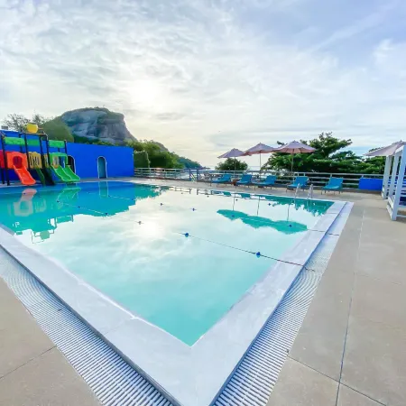Blue Wave Hotel Hua Hin Отели рядом с достопримечательностью «Гора Такьеб»