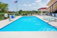 Super 8 by Wyndham Cleveland