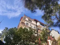 Wood Stock Kasauli - Rooms & Cottages - Panoramic View & Balcony Rooms 레일웨이 레스트 하우스 주변 호텔