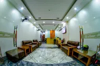 Jeanne Hotel - parking