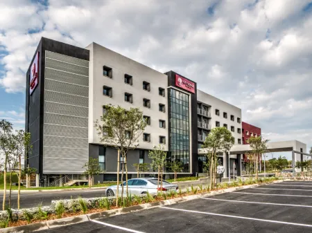 City Lodge Hotel Waterfall City Отели в г. Мидранд