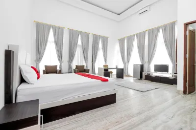RedDoorz Premium Near Stasiun Lenteng Agung