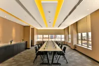 Four Points by Sheraton Production City, Dubai - 자쿠지
