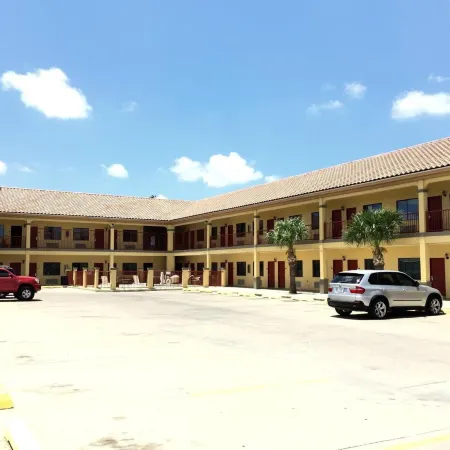 Boca Chica Inn and Suites
