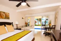 Hidden Beach Resort Au Naturel Adults Only Catamarán, Cenote & More Inclusive