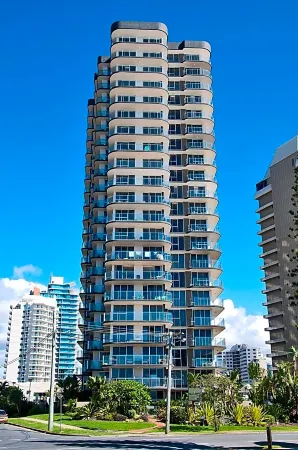 Sunbird Beach Resort Main Beach Отели рядом с достопримечательностью «Мейн Бич»