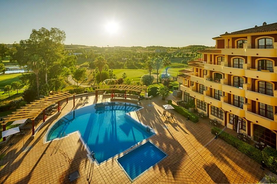 Ilunion Golf Badajoz - Housity