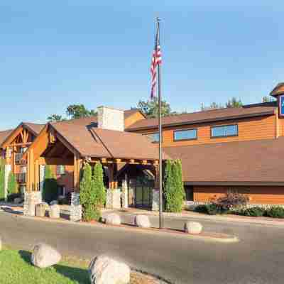 AmericInn by Wyndham Wisconsin Dells Hotel Exterior