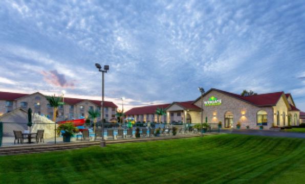 Wingate by Wyndham - Wisconsin Dells