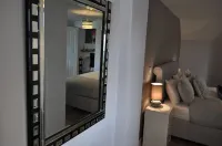 VIP Church Street Apartment Hotel di Moy