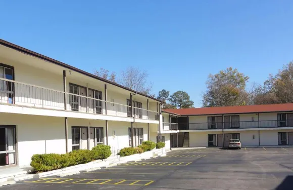 塞爾馬經濟旅館