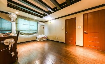 Gongju Titanic - Housity