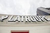 Latroupe la Granja Отели в г. 